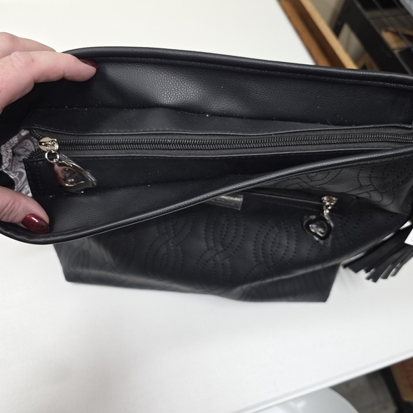 Bella Russo Black Faux Leather Shoulder bag w/Tassel NWT Adj Strap Heart Charms - Picture 8 of 10
